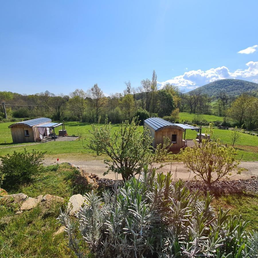 Les Milles Bottes Et Ses Roulottes Encausse-les-Thermes Exterior foto