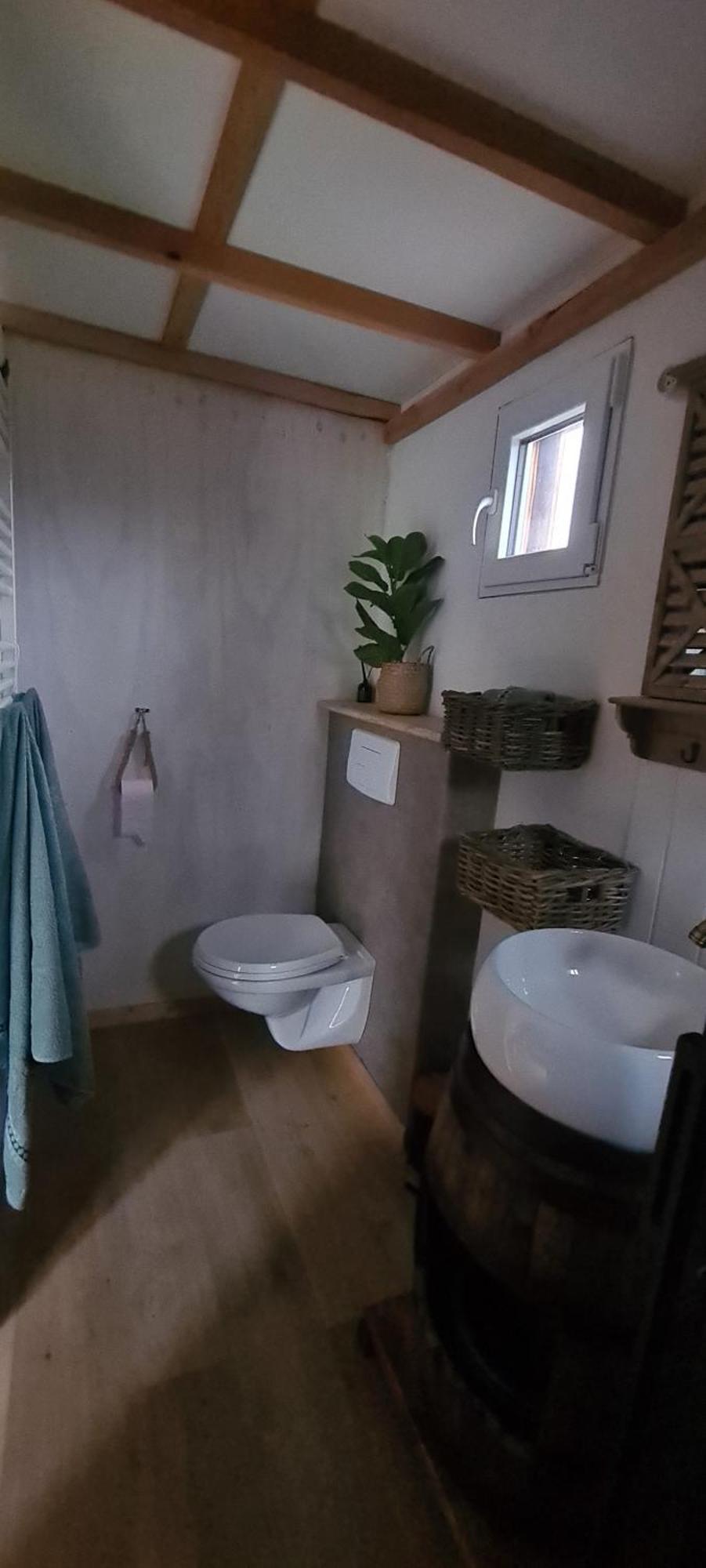 Les Milles Bottes Et Ses Roulottes Encausse-les-Thermes Exterior foto