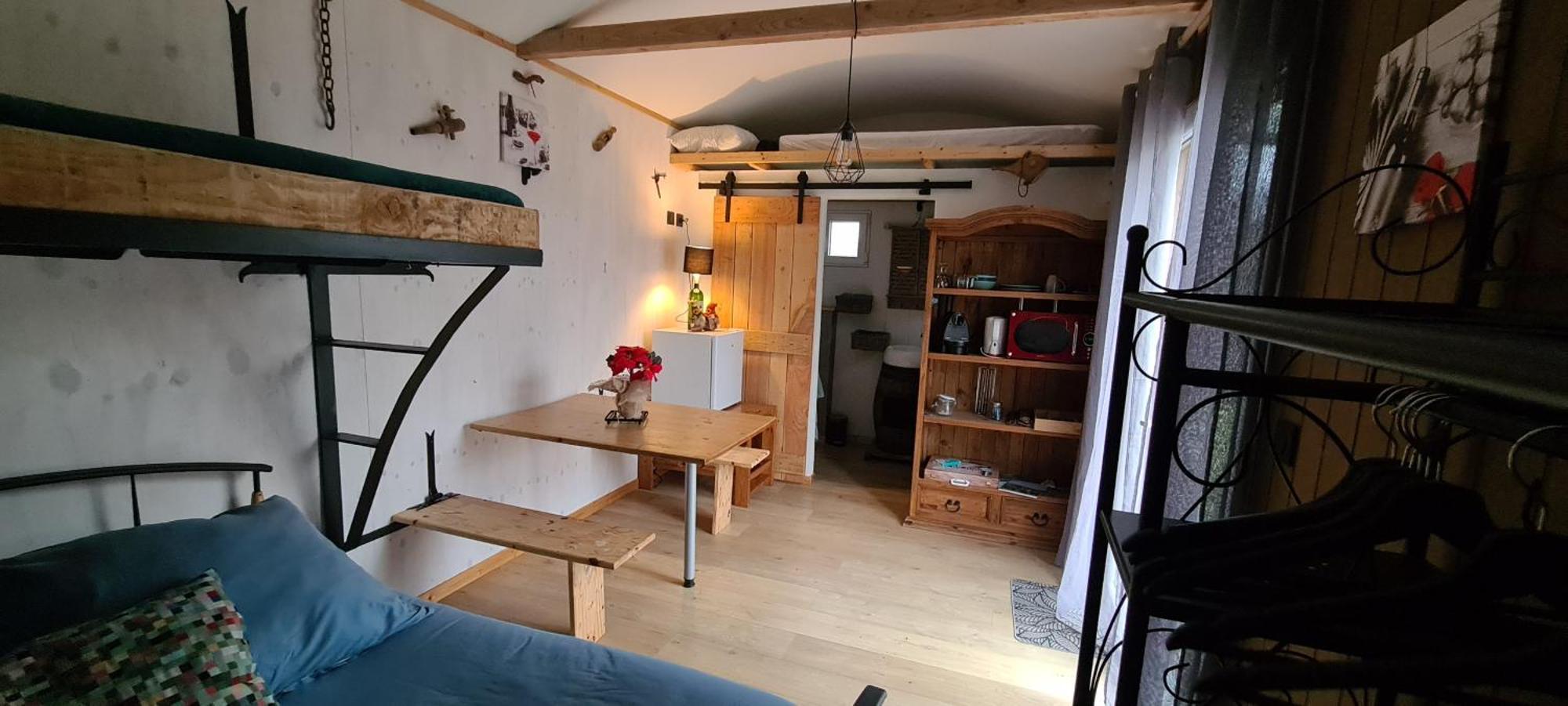 Les Milles Bottes Et Ses Roulottes Encausse-les-Thermes Exterior foto